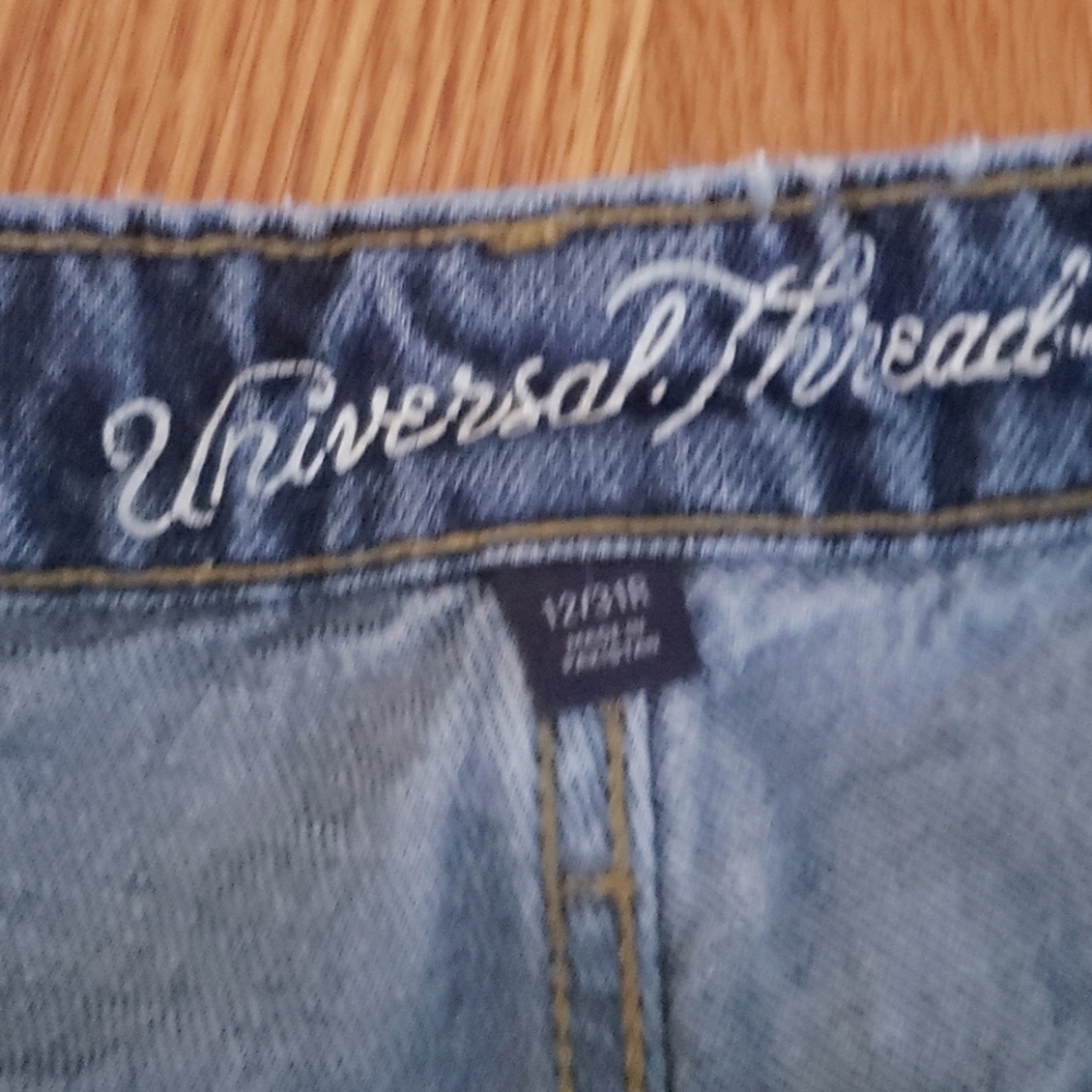 Universal Thread Jean Bundle - Picture 2 of 7